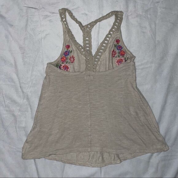 Tan Hollister tank flowy top size extra small - Picture 3 of 7